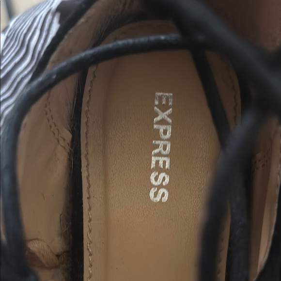 Beautiful EXPRESS Women's Black Lace-Up Ballet Flats - Picture 2 of 9